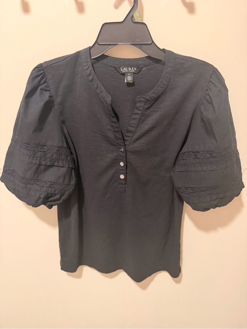 Ralph Lauren Lace-Trim
Jersey Puff-Sleeve Henley Top size S/M - Picture 7 of 9